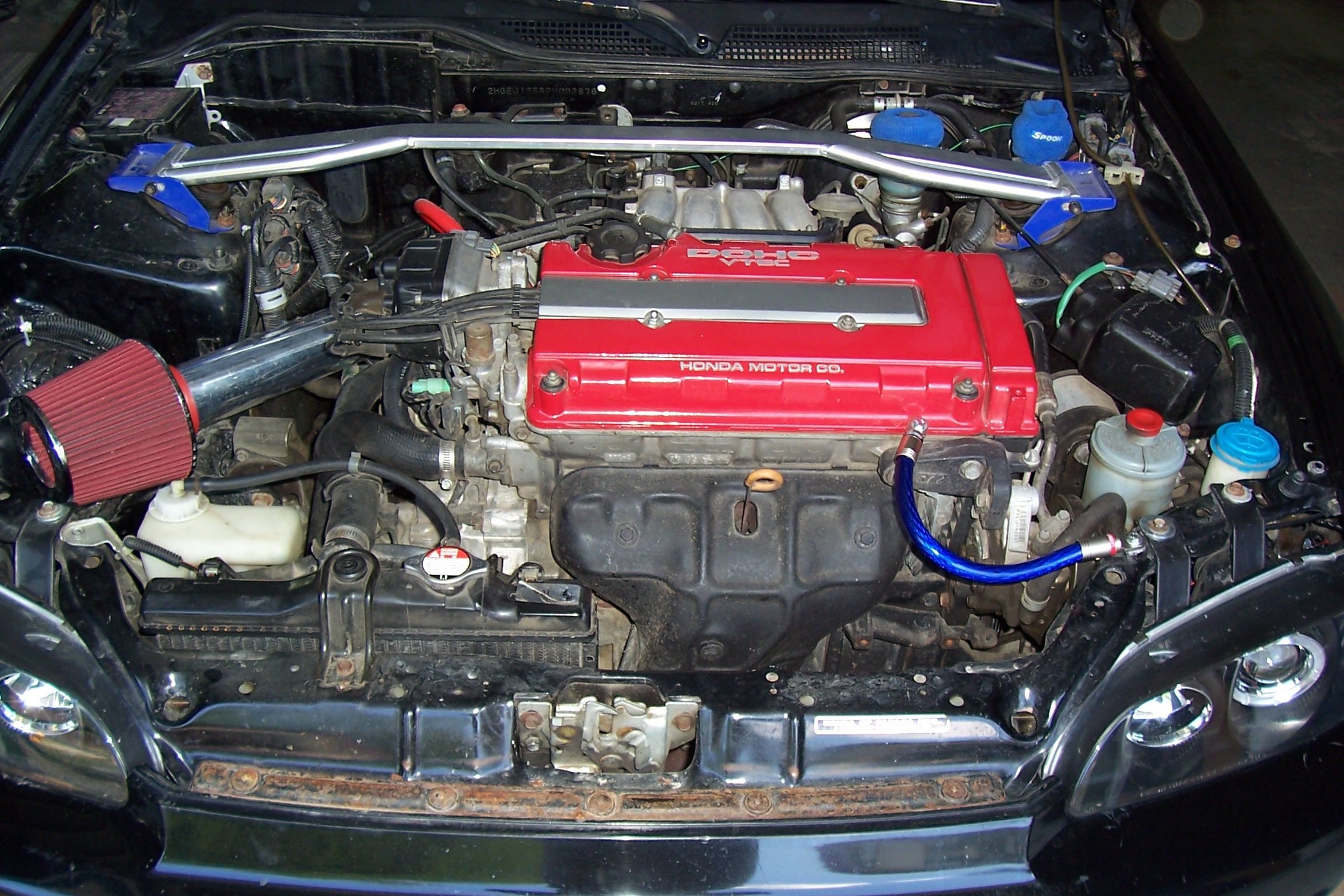 Recent pic of engine bay showing off 0 gauge ground wires