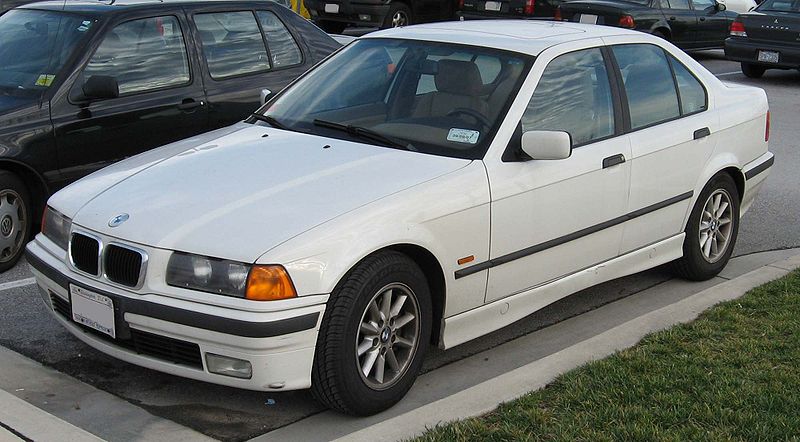 800px-BMW-E36-sedan.jpg