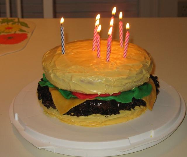 Cheeseburger+birthday+cake+with+candles.JPG