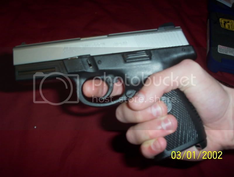 SmithandWesson40VE005.jpg