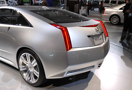 naias08_cadillac_cts_coupe_02.jpg