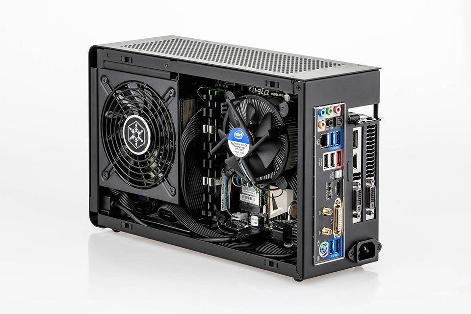 dan_cases_a4-sfx_itx_gaming_pc_case_4.jpg