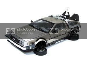 BacktotheFuturedelorean4.jpg