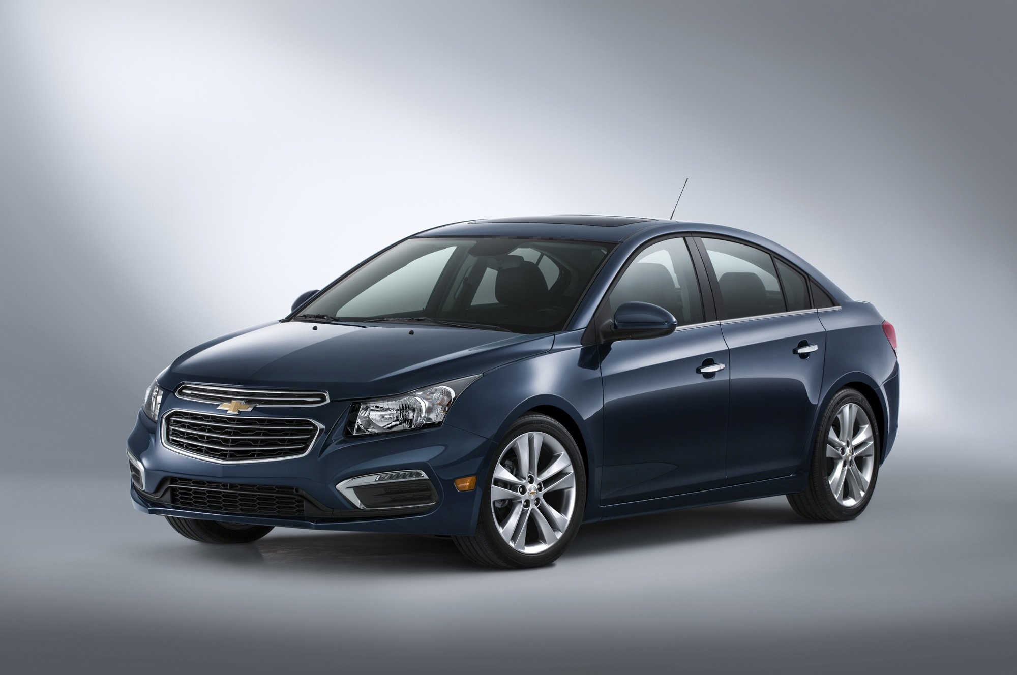 2015-chevrolet-cruze-01.jpg