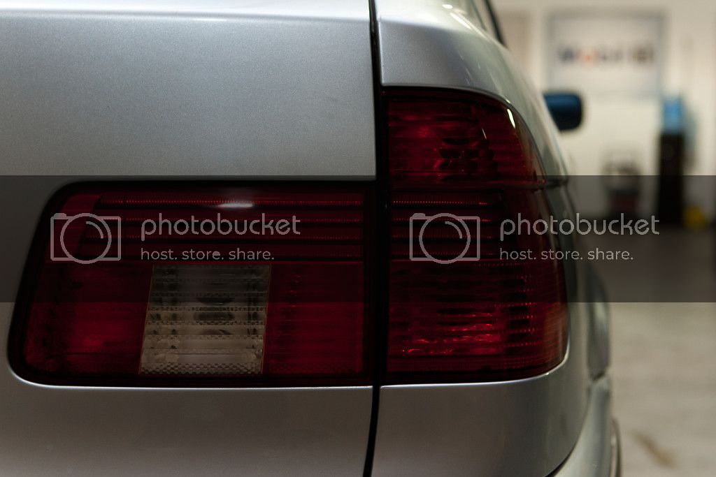 wagontaillight_zps47667651.jpg