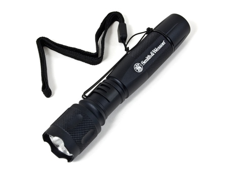 Smith___Wesson_SW775LX_Luxeon_LED_Tactical_Flashlight8hqStandard.jpg