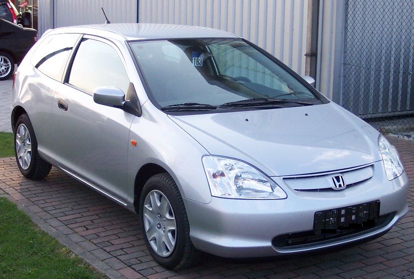 Honda_Civic_silver_vr_2005.jpg