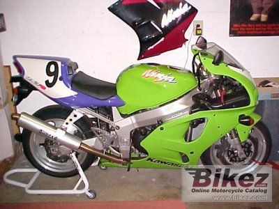 1282_0_1_2_zx-7rr%20ninja_Image%20credits%20-%20Shari%20Davenport.jpg