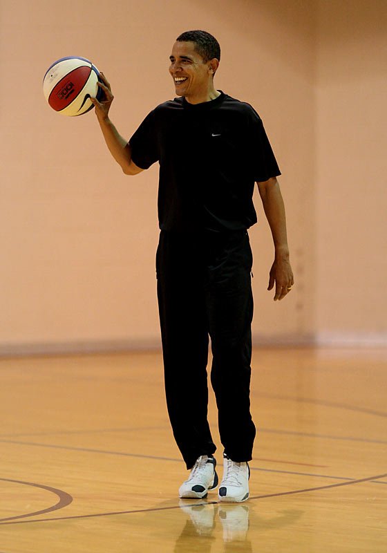 Basketball_Obama_Spencer_Iowa2_YMCA_Dec17_07.jpg